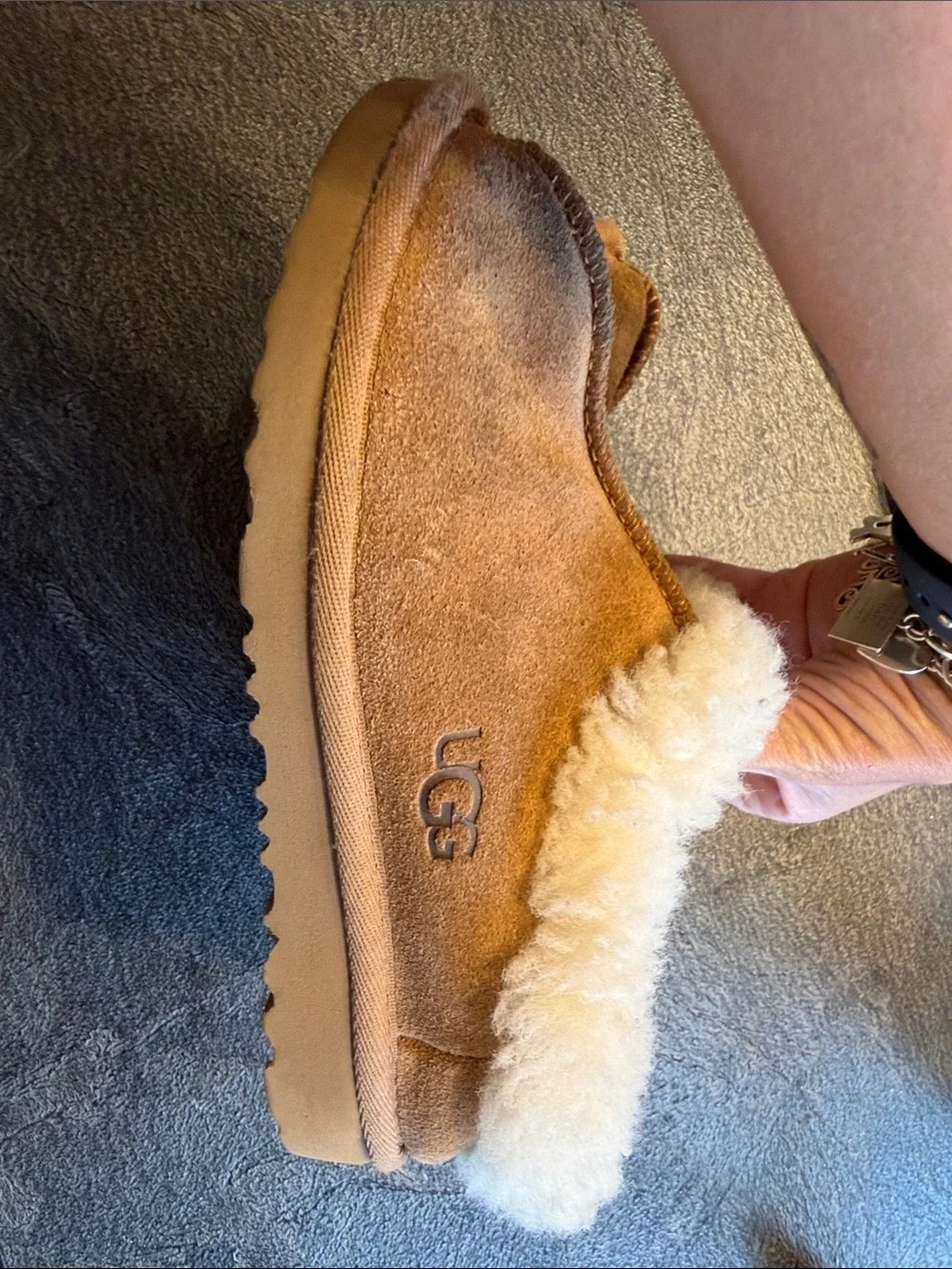 UGG Women's Chestnut/Tan Sheepskin Clog Slipper